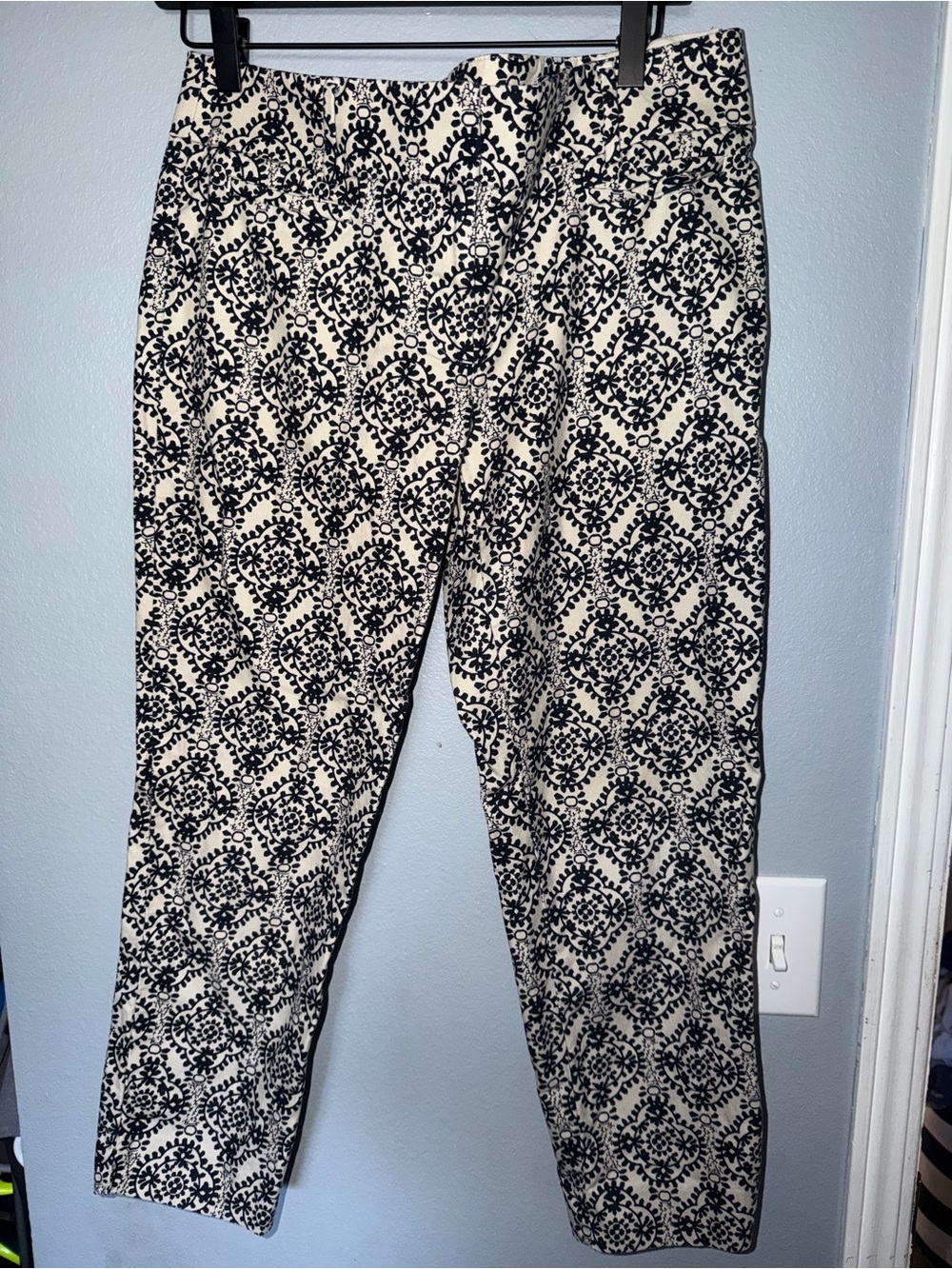 LOFT Black and Cream Patterned Pants